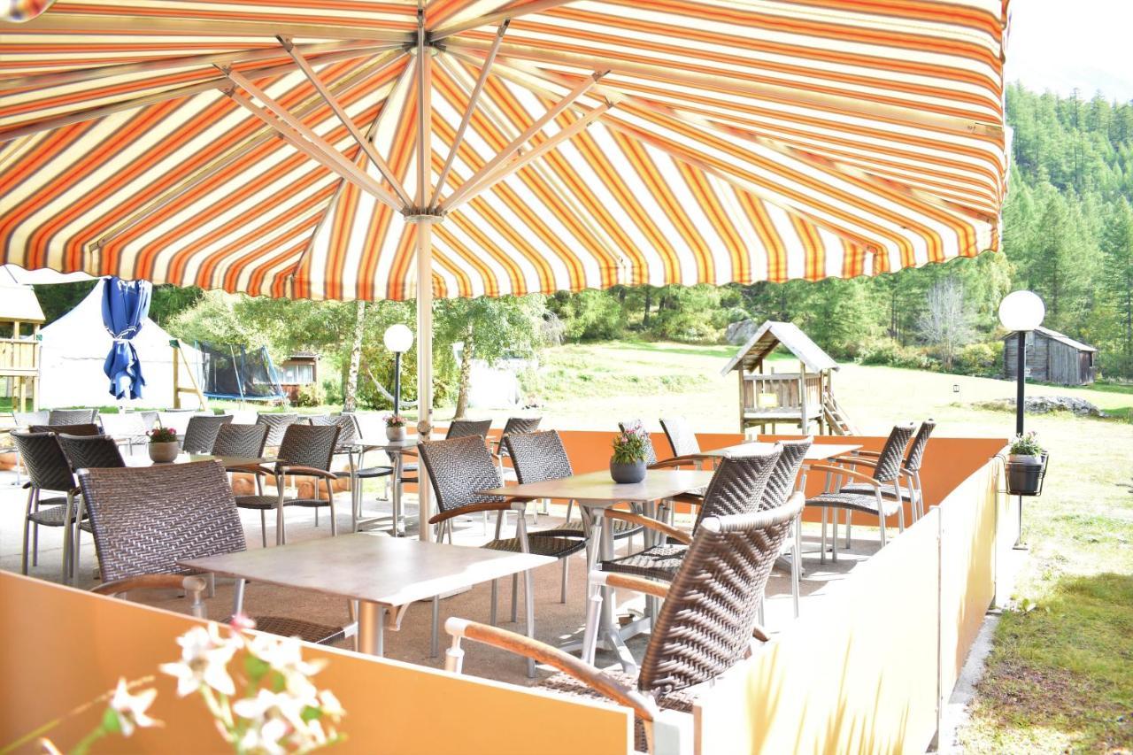 Restaurant & Hostel Hole In One Ранда Екстериор снимка
