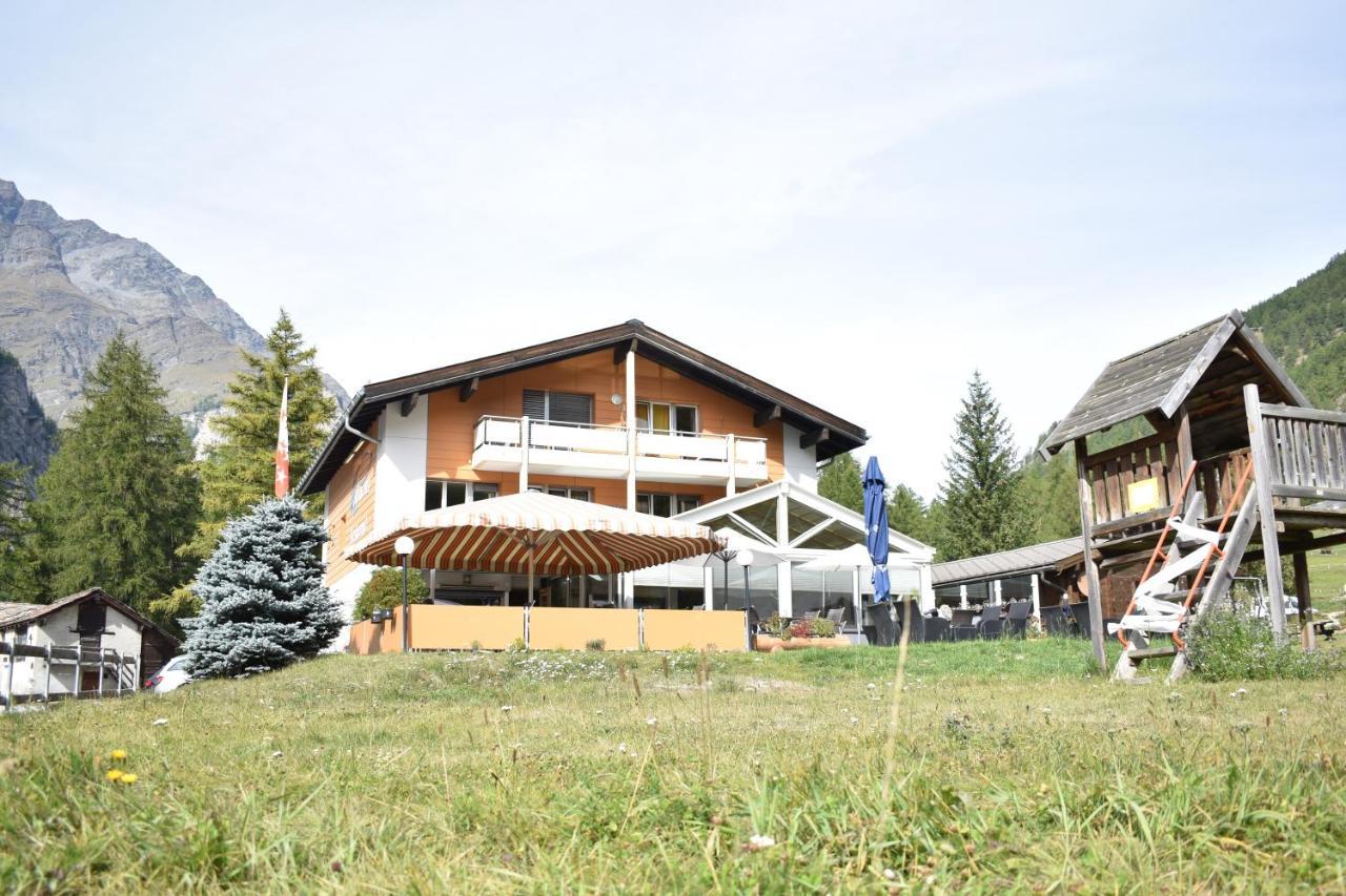 Restaurant & Hostel Hole In One Ранда Екстериор снимка
